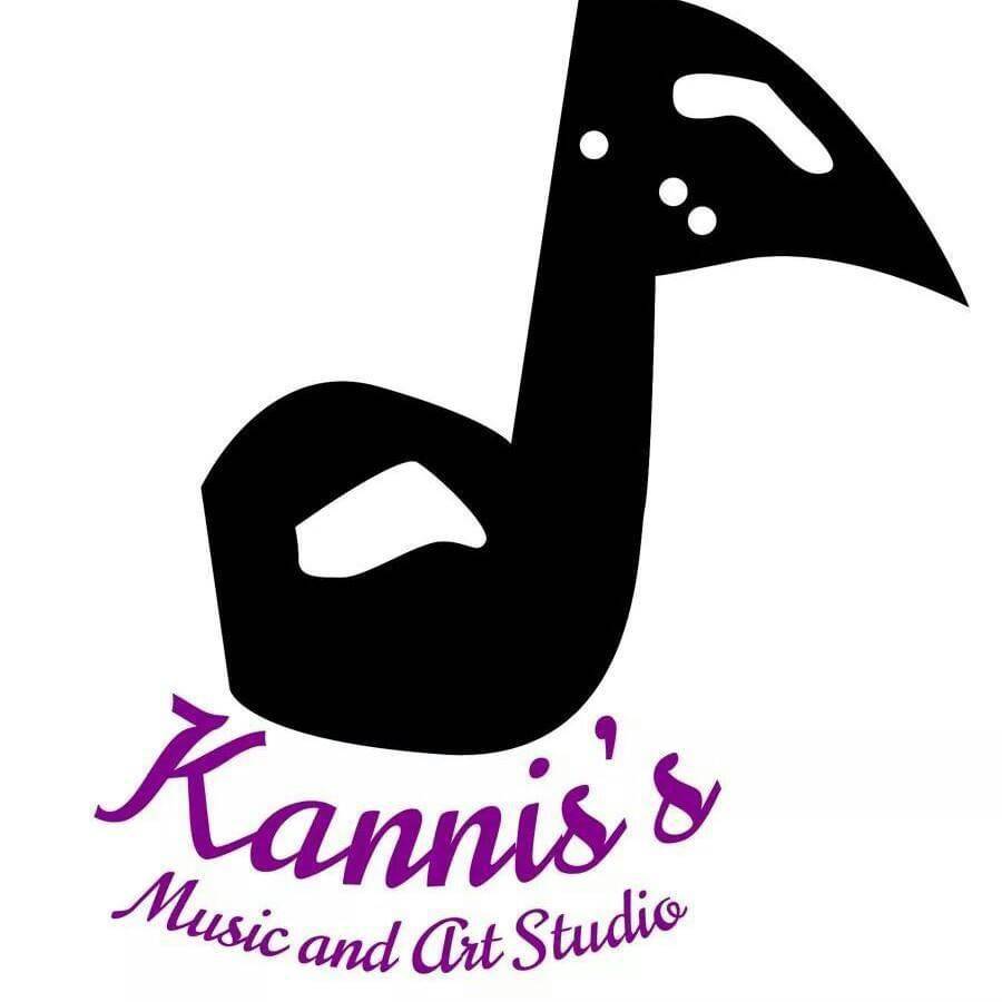 kanni 音樂和藝術工作室的標誌，帶有風格化的黑色音符，公司名稱上方有紫色字體的鳥頭輪廓。